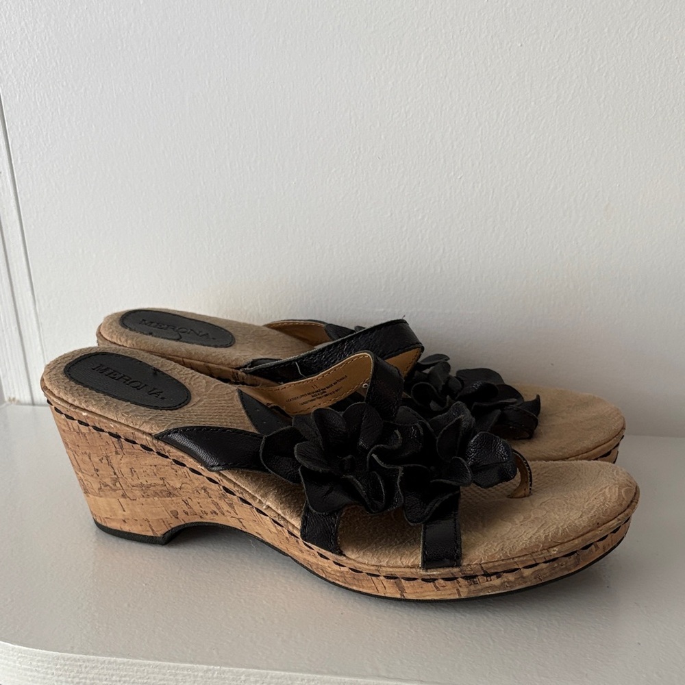 Merona Black and Tan Wedge Sandals